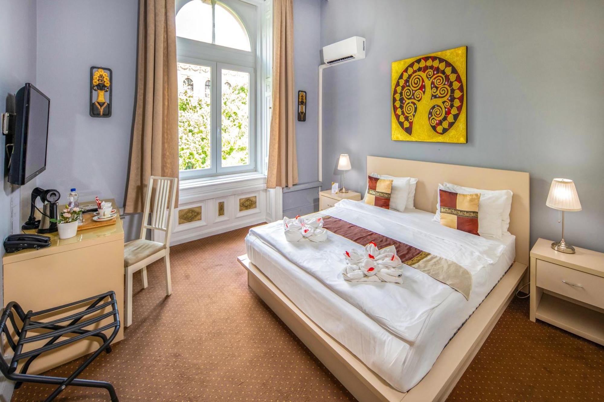 Andrassy Thai Hotel Budapest Exteriör bild