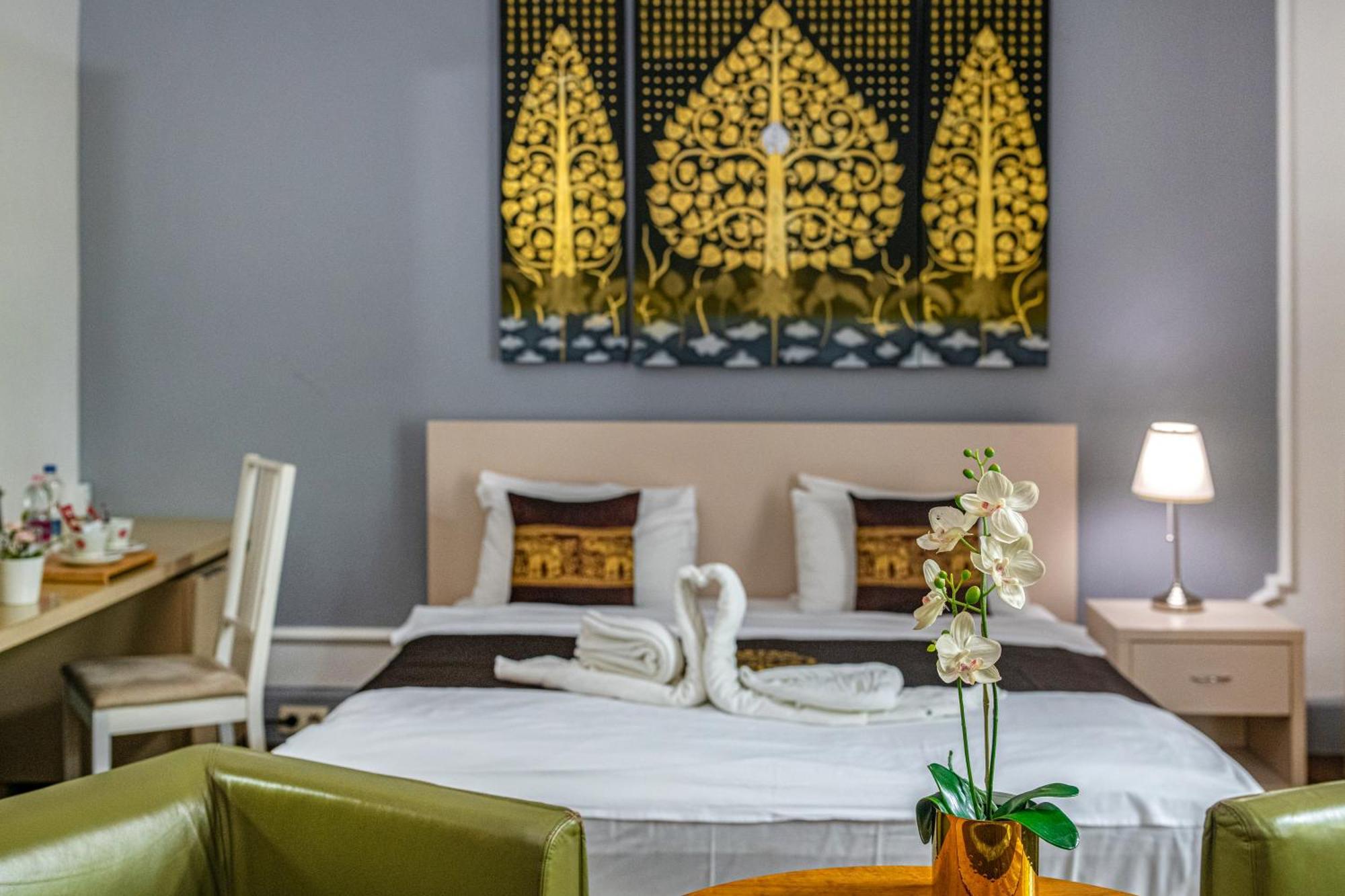 Andrassy Thai Hotel Budapest Exteriör bild