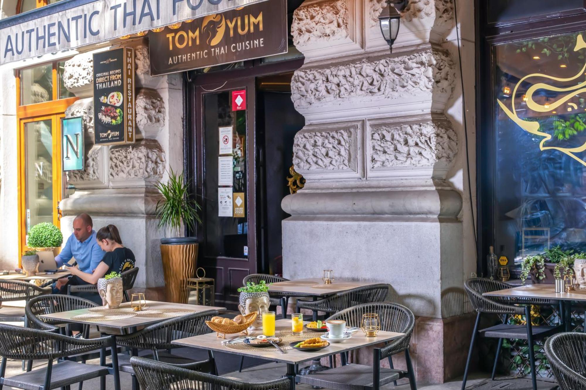 Andrassy Thai Hotel Budapest Exteriör bild